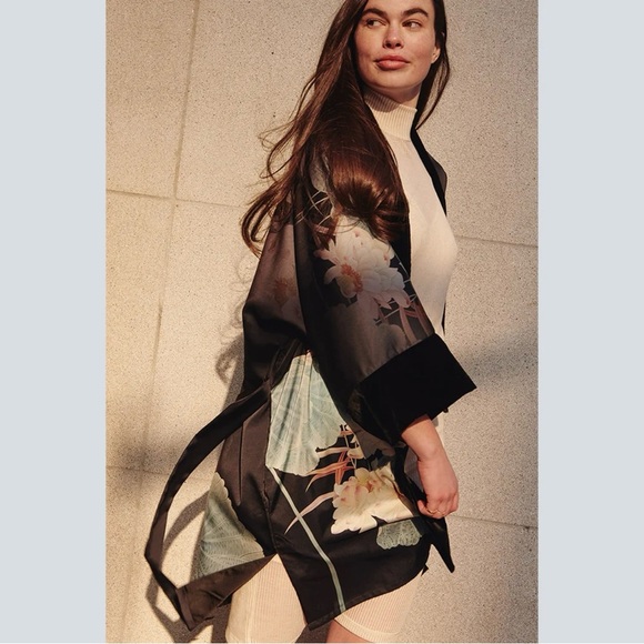 NWT Kim + Ono Maren Black Kimono Wrap Robe Short OSFM - Picture 1 of 13
